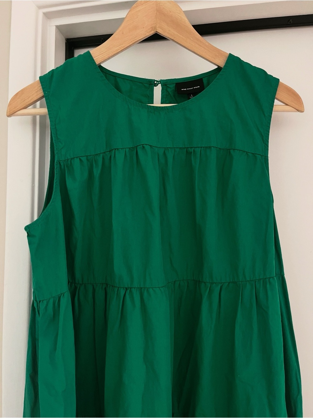 Who What Wear Sleeveless Tiered Maxi Dress in Kelly Green - Picture 3 of 3